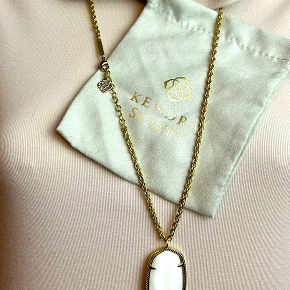 NWOT Kendra Scott Gold color chain w/ Blue stone pendant. - Picture 3 of 4